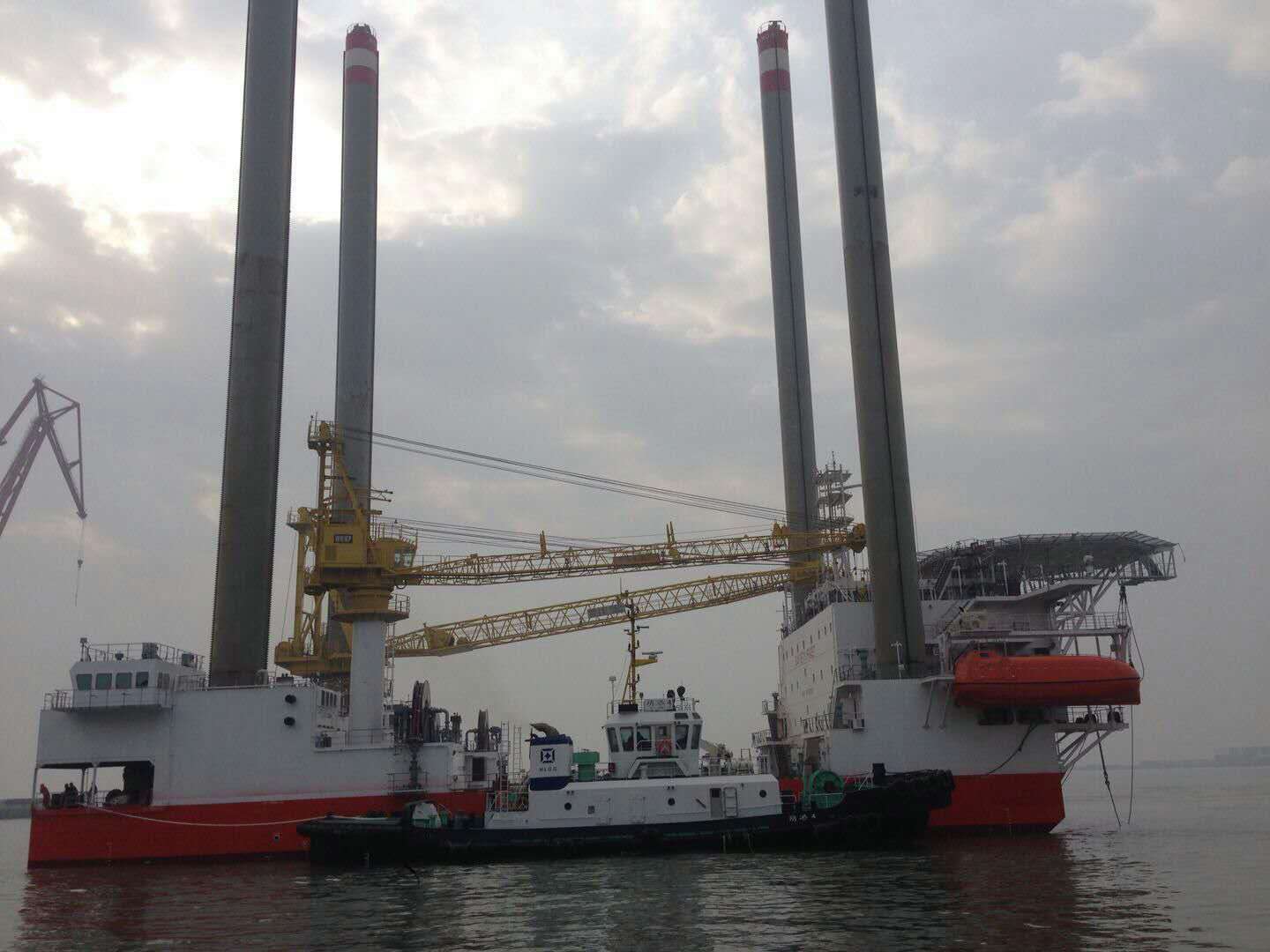 华科五洲两座自升式服务平台HKWZ1601/1602成功交付(图2) 华科五洲两座自升式服务平台HKWZ1601/1602成功交付(图2)